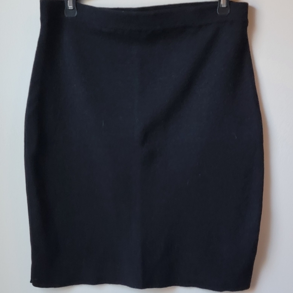Carmen Marc Valvo Classic Black Pencil Skirt